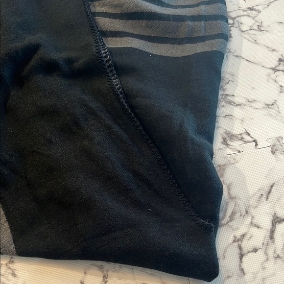 BB Dakota Black and Gray reversible plaid poncho Scarf wrap - Picture 6 of 6